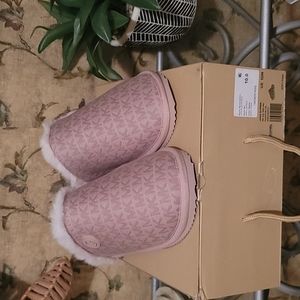 Micheal Kors Slipper🎄